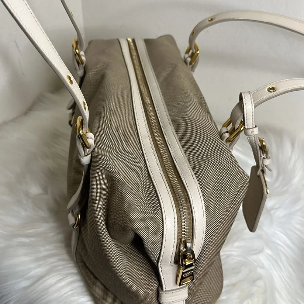 💯Authentic Prada Canapa Logo Handbag🍀